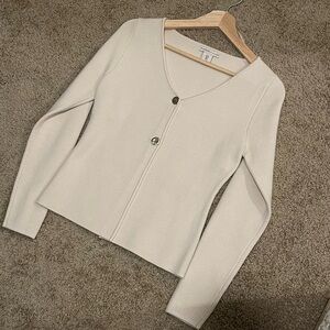 Sincerely Jules Cream V-Neck Buttoned top